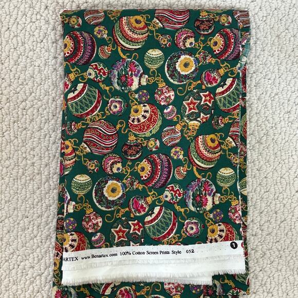 Christmas Fabric Remnants 2 Yds/Lot of 2 Pcs Cotton Poinsettias Ornaments New - Picture 3 of 5